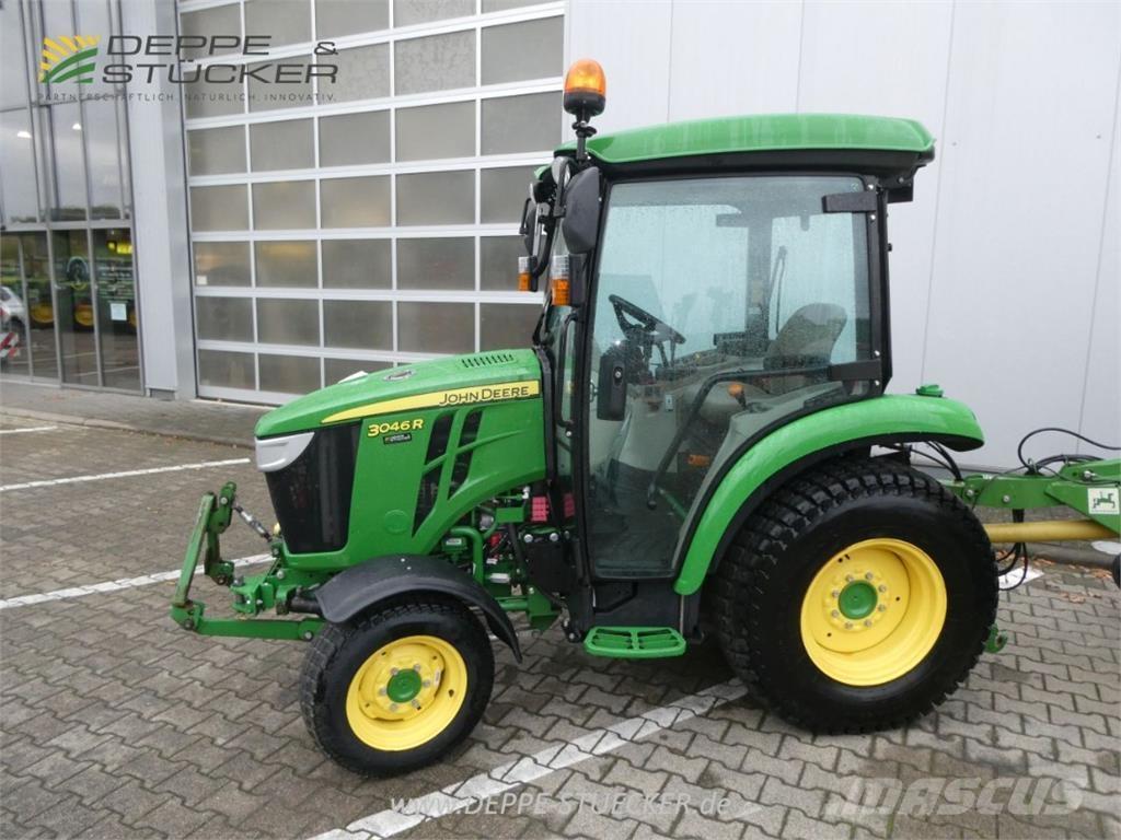 John Deere 3046R Compact tractors