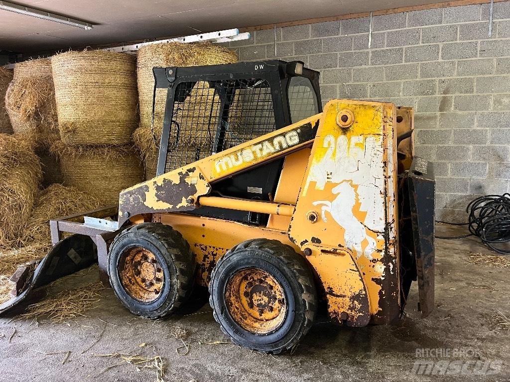 Mustang 2050 Skid steer loaders