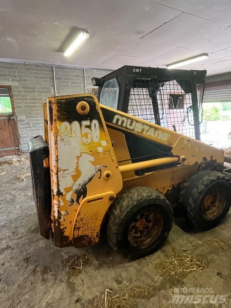 Mustang 2050 Skid steer loaders