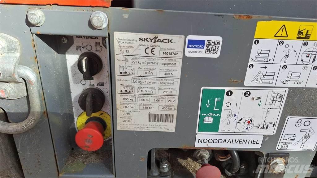 SkyJack SJ12 Other lifts and platforms