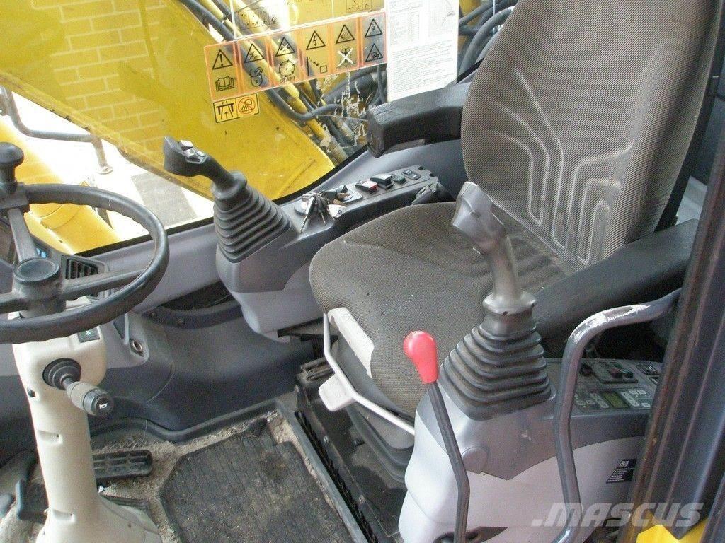 Komatsu PW140-7 Wheeled excavators
