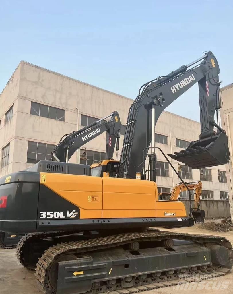 Hyundai 350 L VS Crawler excavators