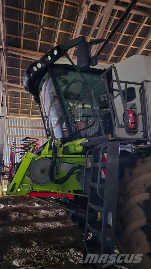 CLAAS Lexion 6700 Combine harvesters