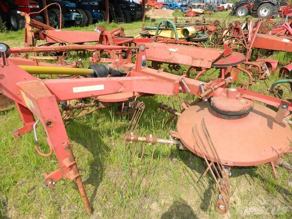 Stoll UM 400 Rakes and tedders