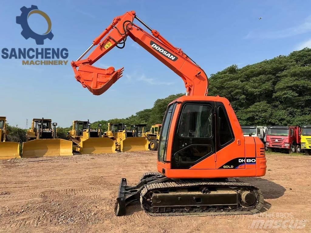 Doosan DH 80 Midi excavators  7t - 12t