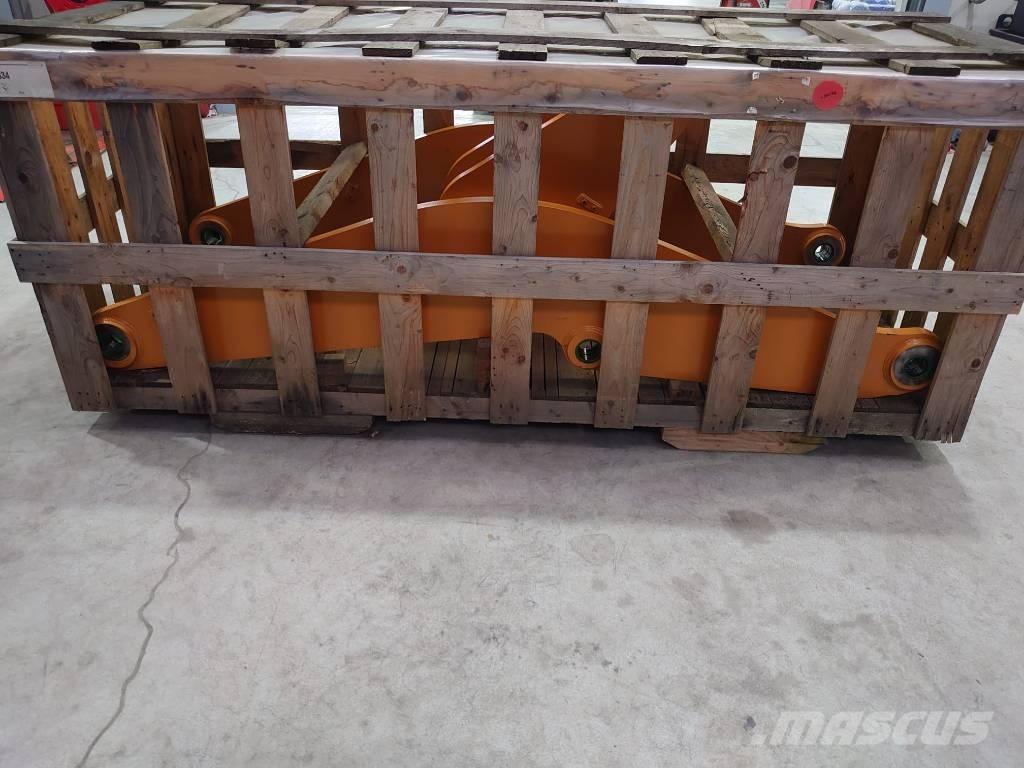 CASE 821G Booms and arms