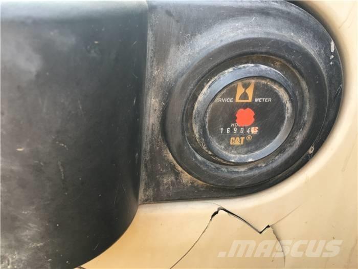 CAT 325 CL Crawler excavators