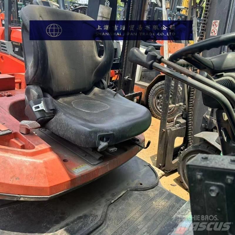 Toyota 15 Electric forklift trucks
