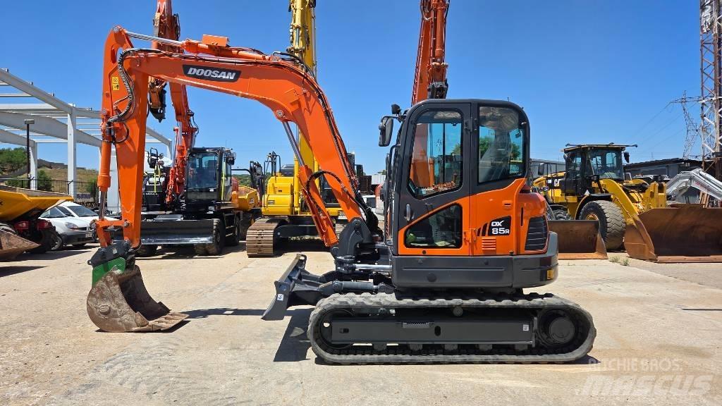 Doosan DX 85 Midi excavators  7t - 12t