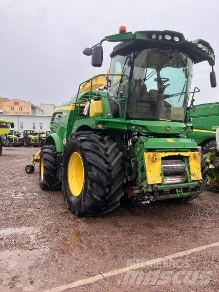 John Deere 8400 Self-propelled foragers