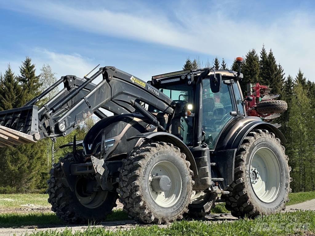 Valtra T 255 Versu Tractors