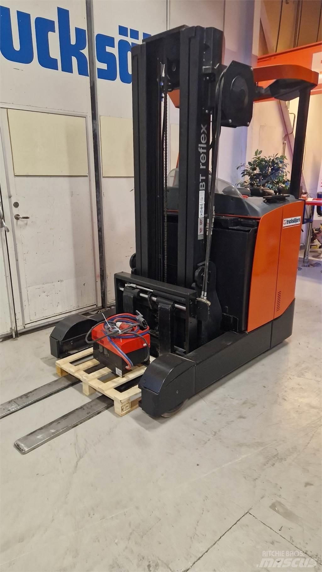 BT RRE200E Reach trucks