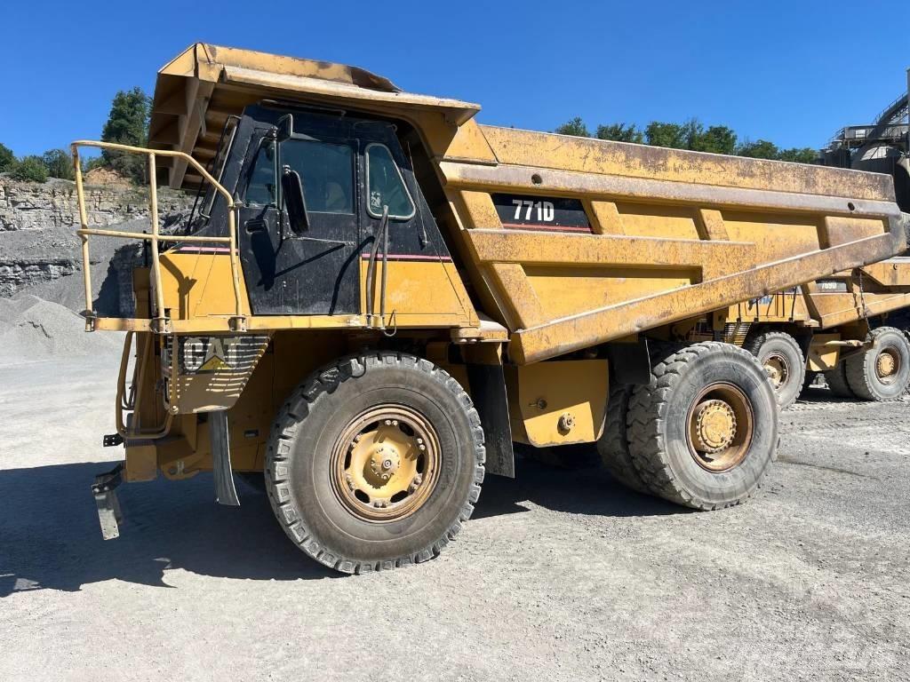 CAT 771D Rigid dump trucks