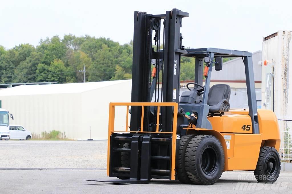 TCM FD45T Diesel trucks