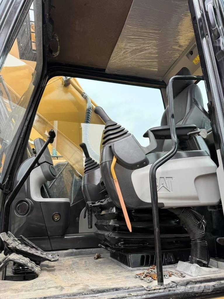CAT 330 D L Crawler excavators