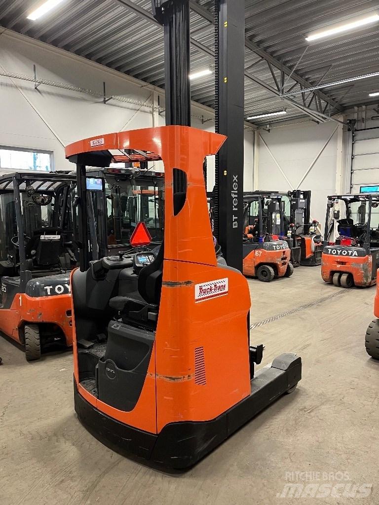 Toyota RRE160H Reach trucks