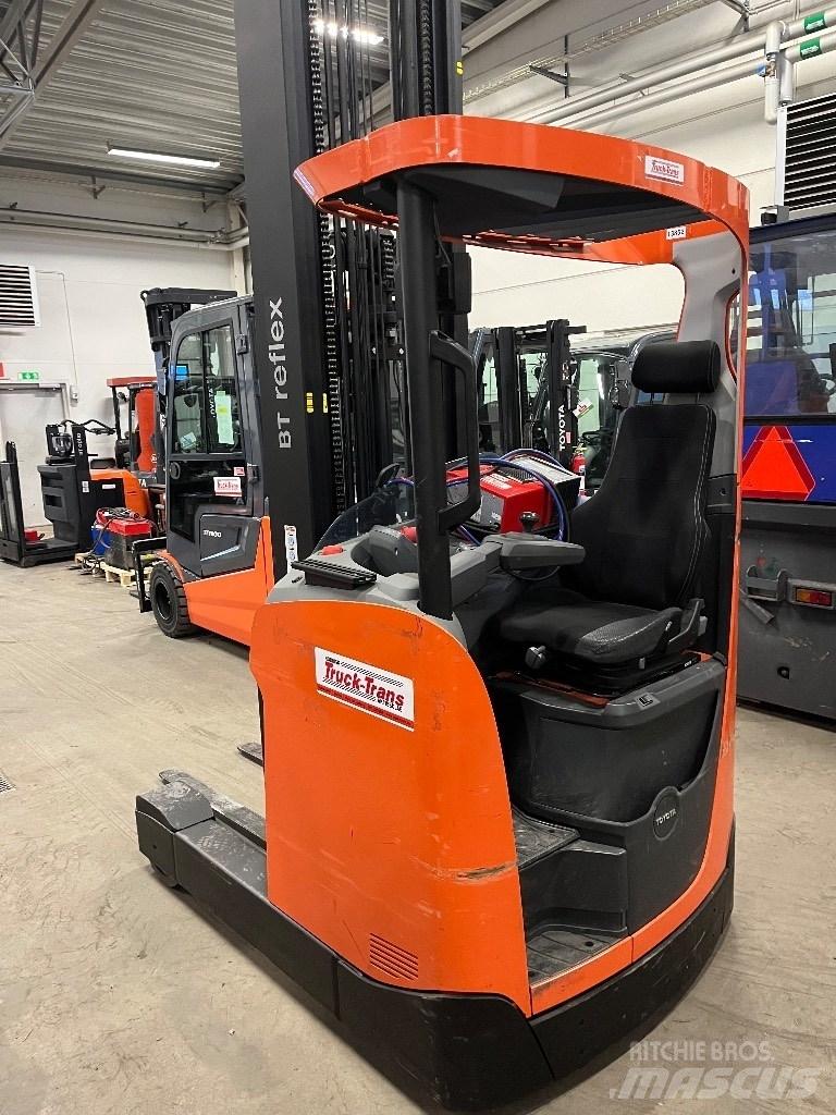 Toyota RRE160H Reach trucks