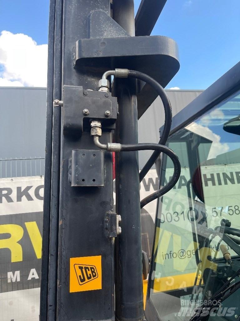 JCB 930 Rough terrain trucks