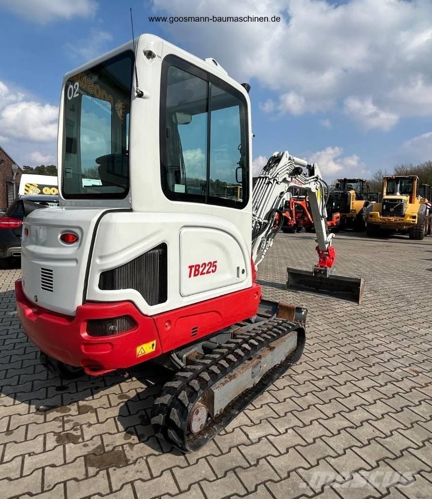 Takeuchi TB 225 Mini excavators < 7t (Mini diggers)