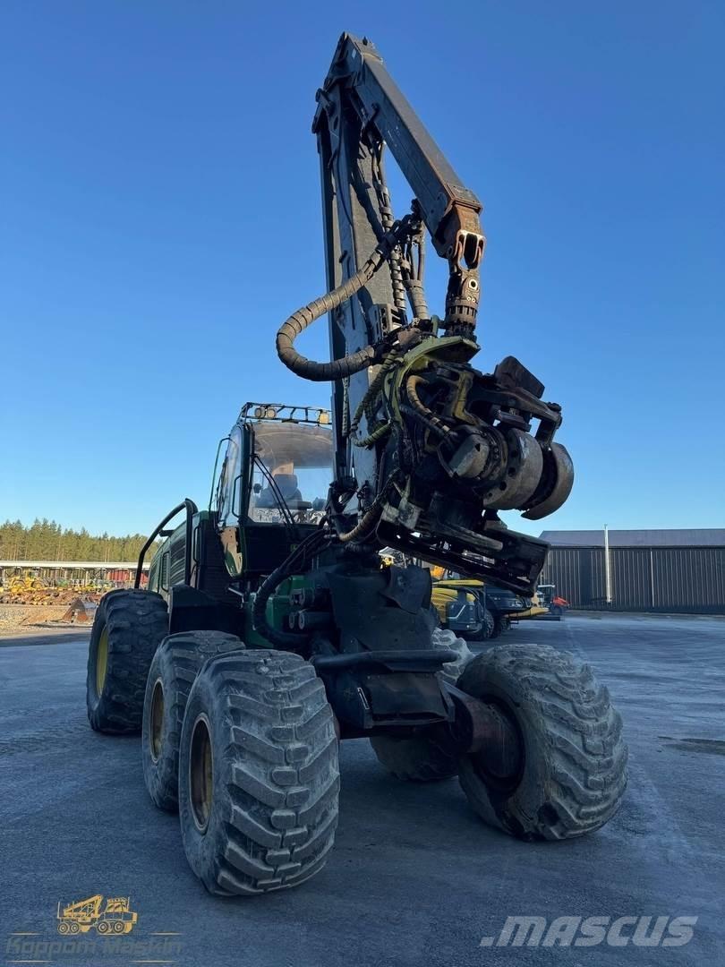 John Deere 1470E Harvesters