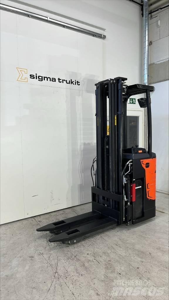 Rocla SST 16 AC Self propelled stackers