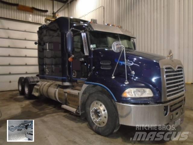 Mack CXU 613 Tractor Units