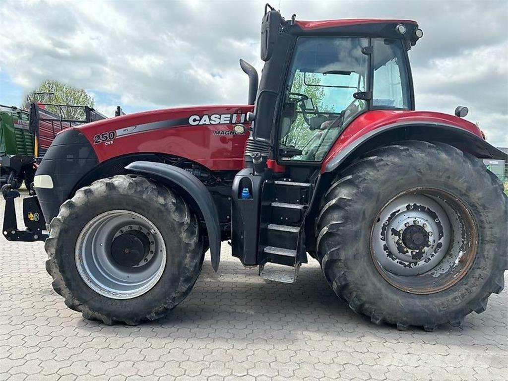 Case IH IH CVX 310 Tractors