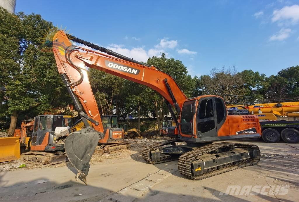 Doosan DX 300 LC Crawler excavators