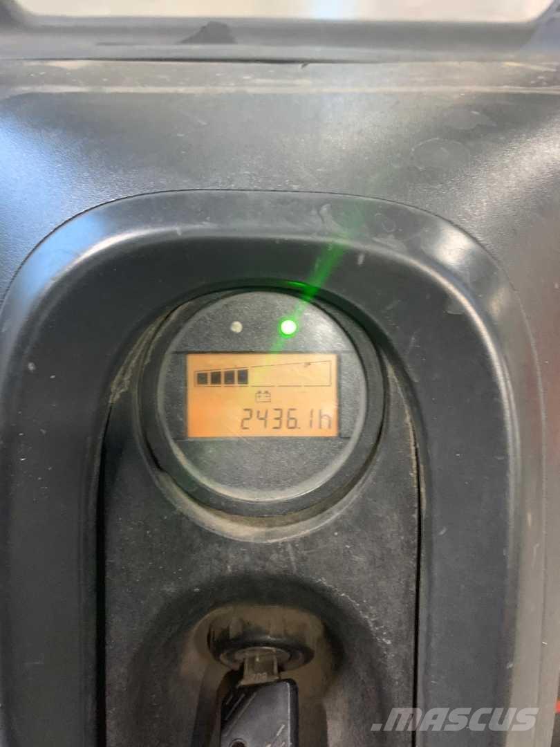 Linde T20 Pedestrian stacker