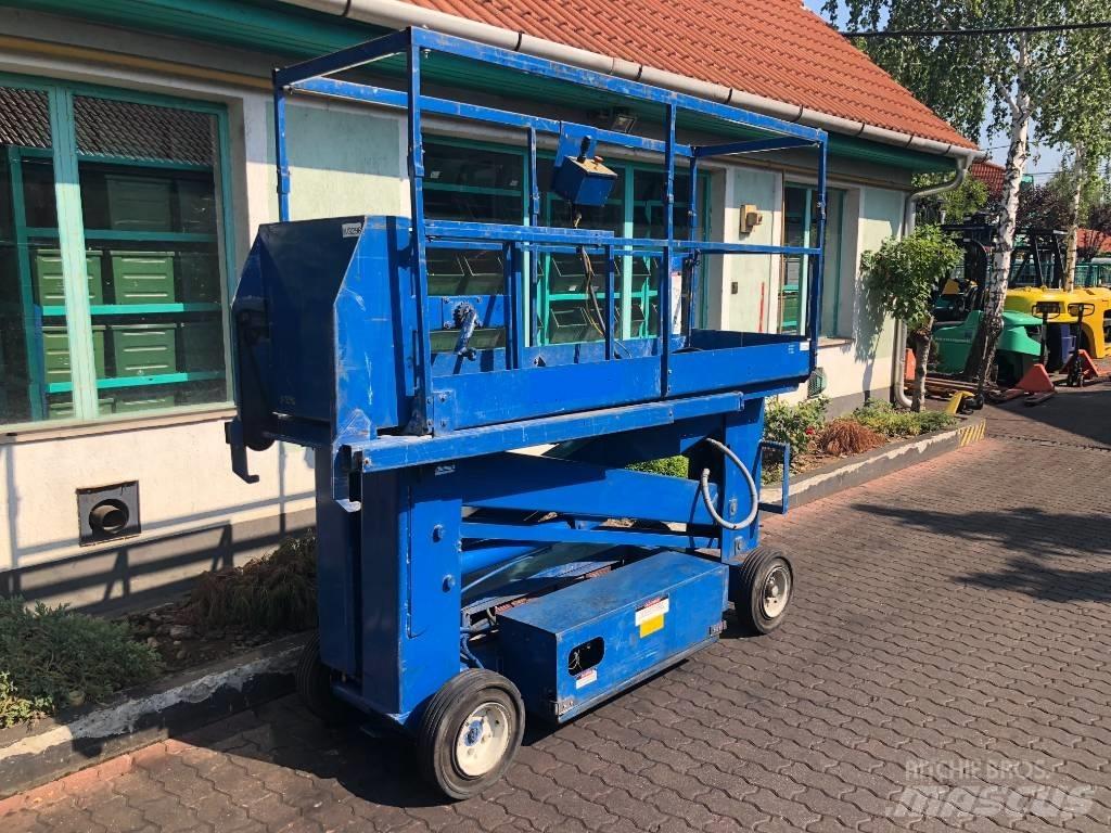 UpRight SL20   V-3296 Vertical mast lifts