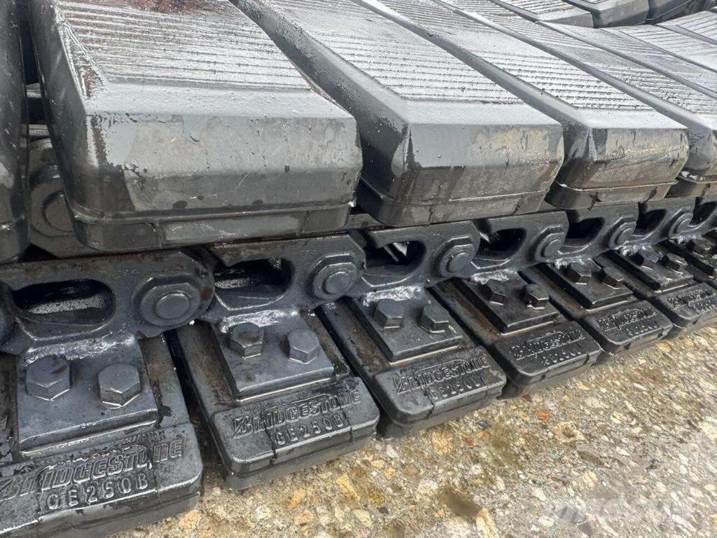 Komatsu PC 35 MR-2 Tracks, chains and undercarriage