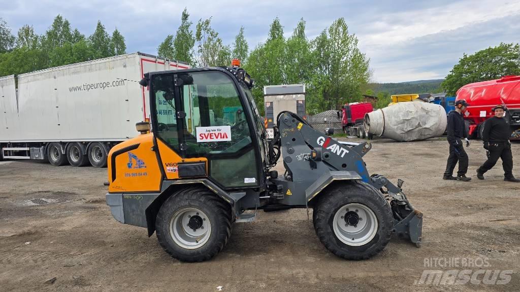 GiANT V 6004 T Mini loaders