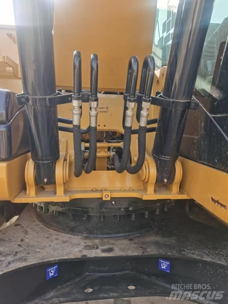 CAT 320d2 Crawler excavators