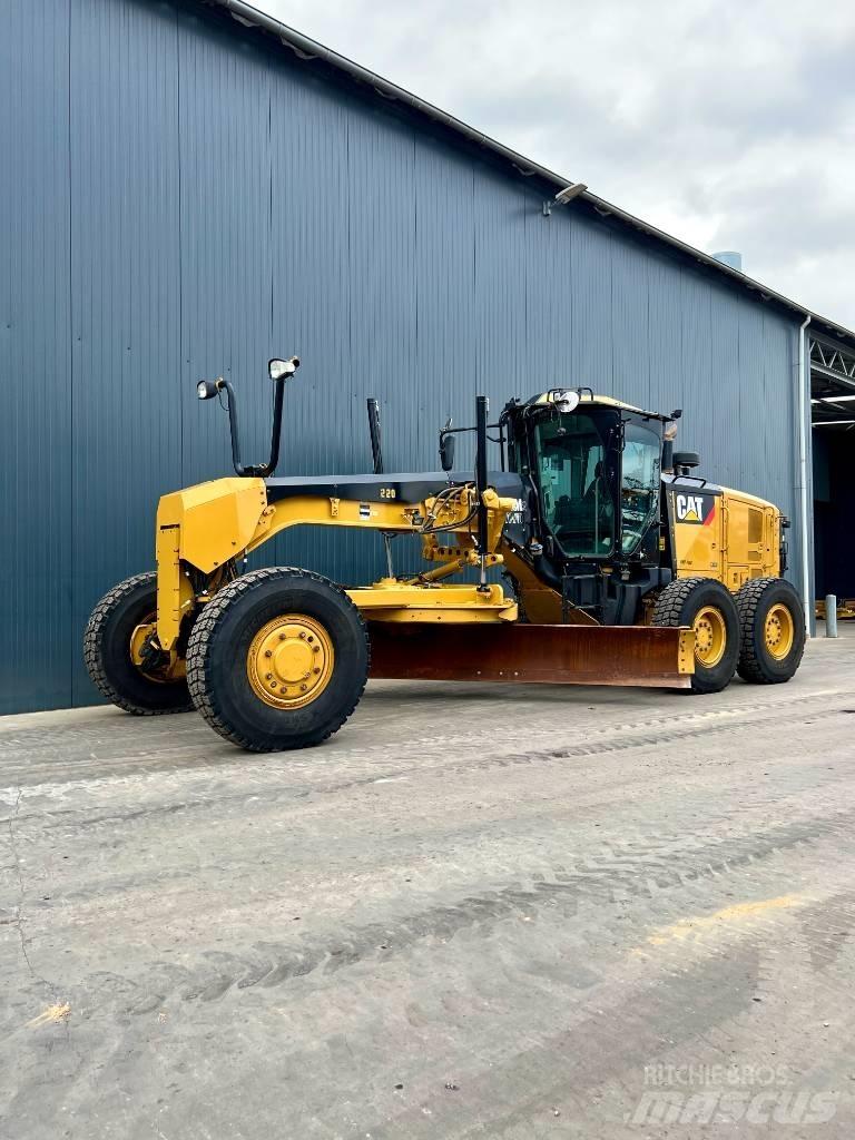 CAT 140M2 AWD Graders