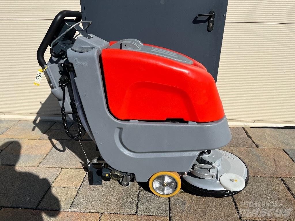 Hako B30 CL Scrubber dryers