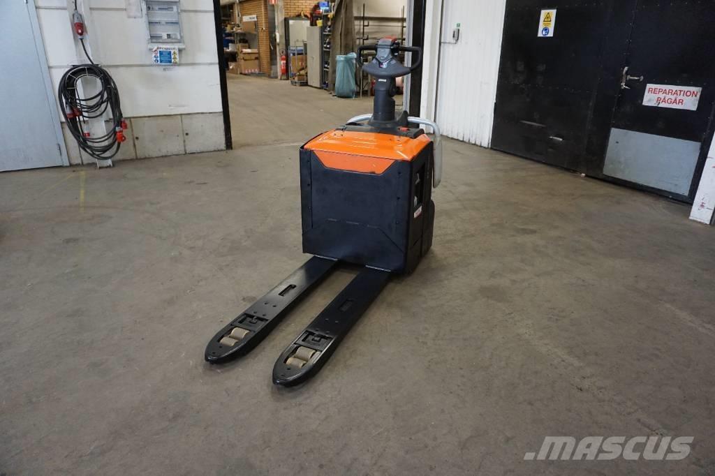 Toyota LPE220 Low lifter with platform