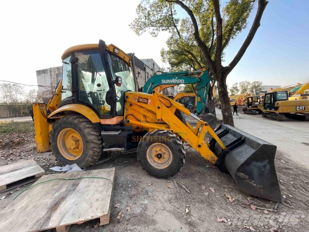 JCB 3 CX Backhoe loaders