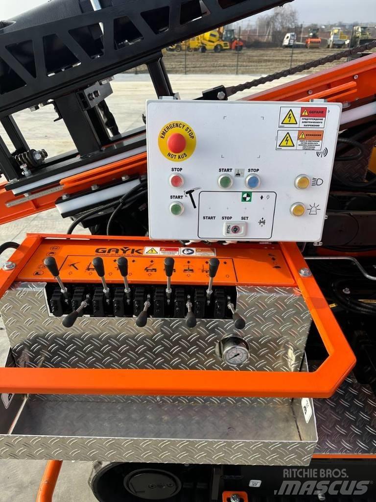  Gayk HRE 3000 Vibratory pile drivers