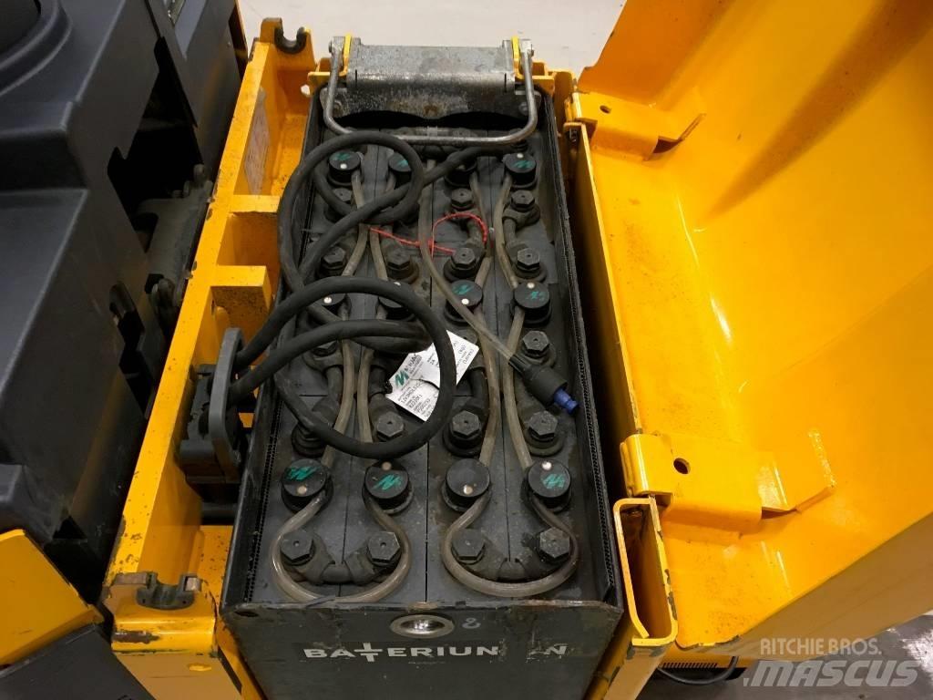 Jungheinrich ERE 225 Low lifter with platform