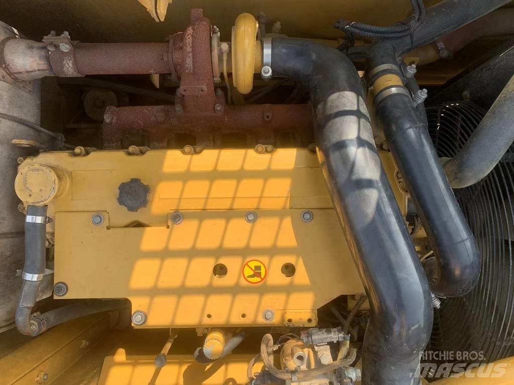 CAT 323 D L Crawler excavators