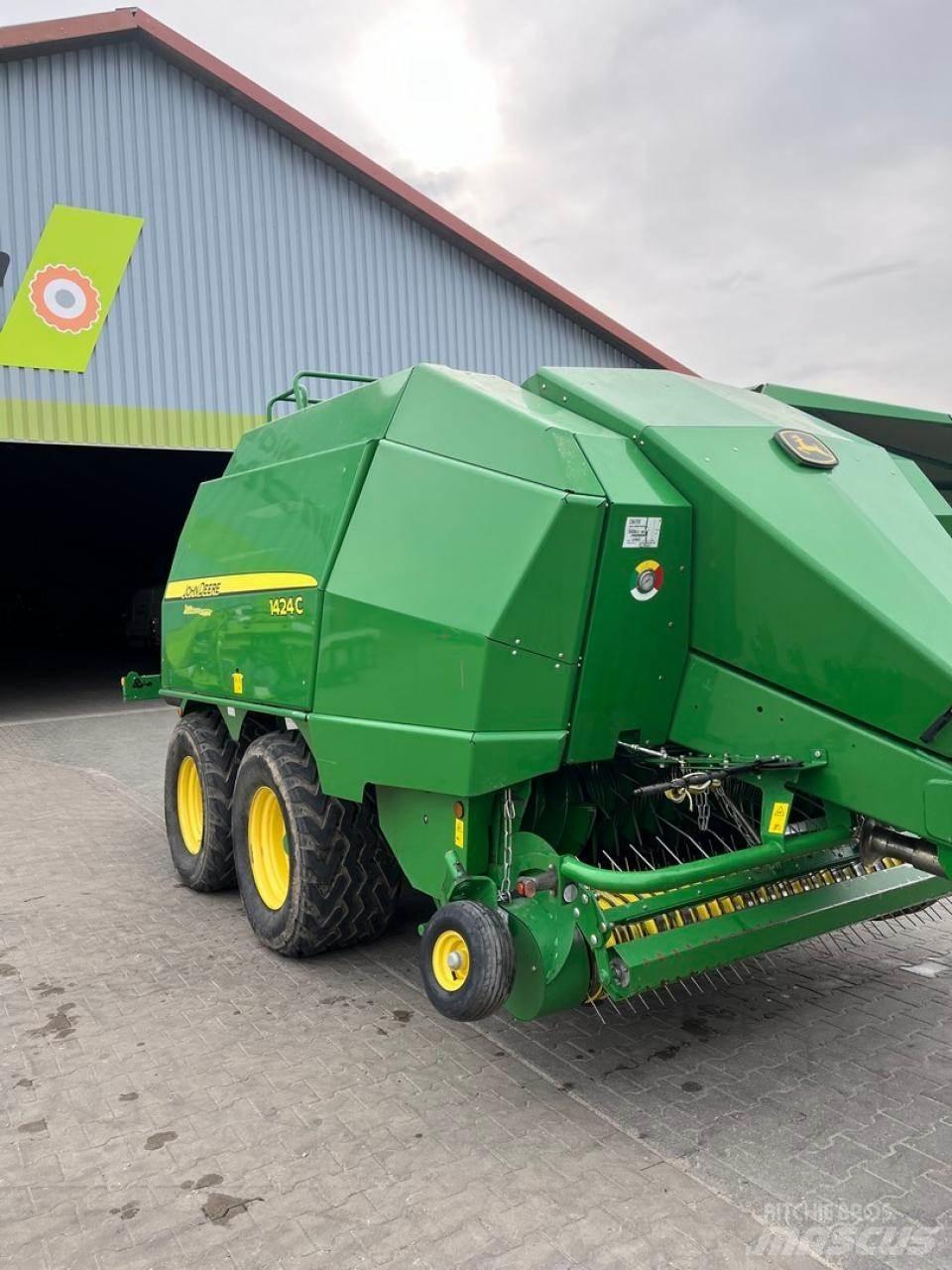 John Deere 1424 C Square balers