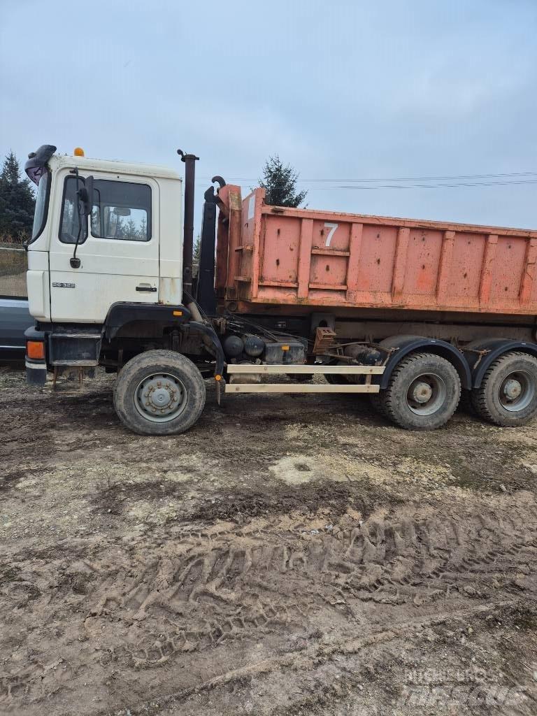 MAN 26.322 Skip loader trucks