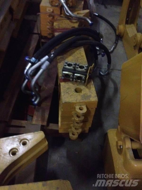 CAT D7H Ripper NEW Construction - Others