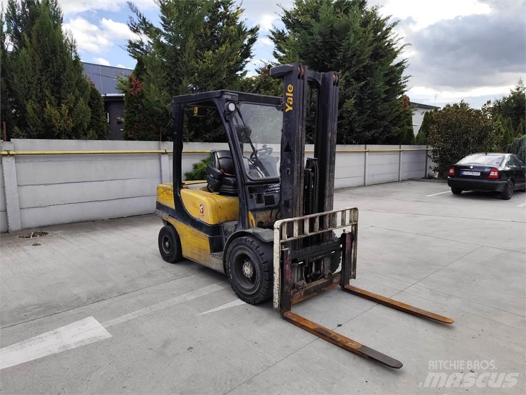 Yale GDP35VX Diesel trucks