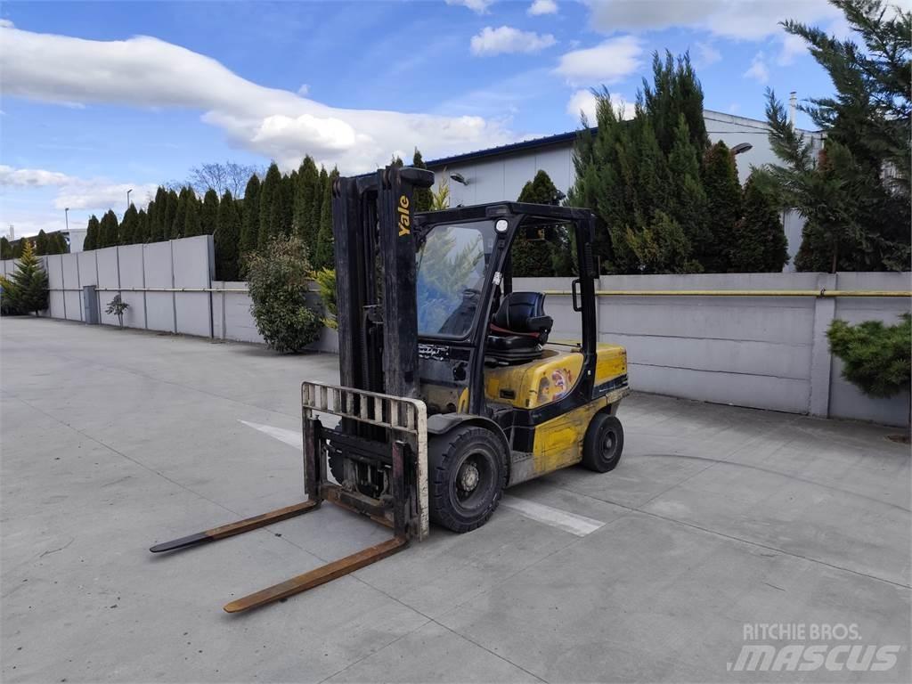 Yale GDP35VX Diesel trucks