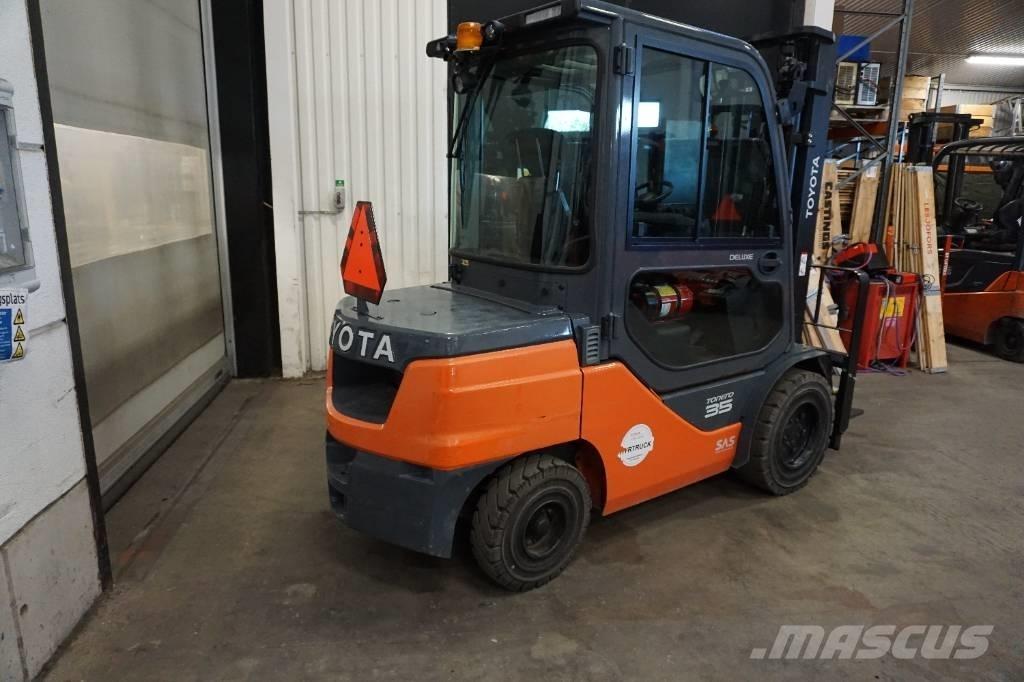 Toyota 52-8FDJF35 Diesel trucks