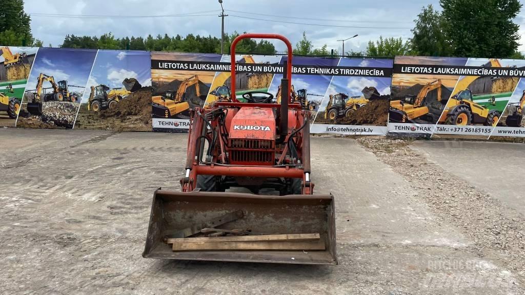 Kubota B 20 Tractors