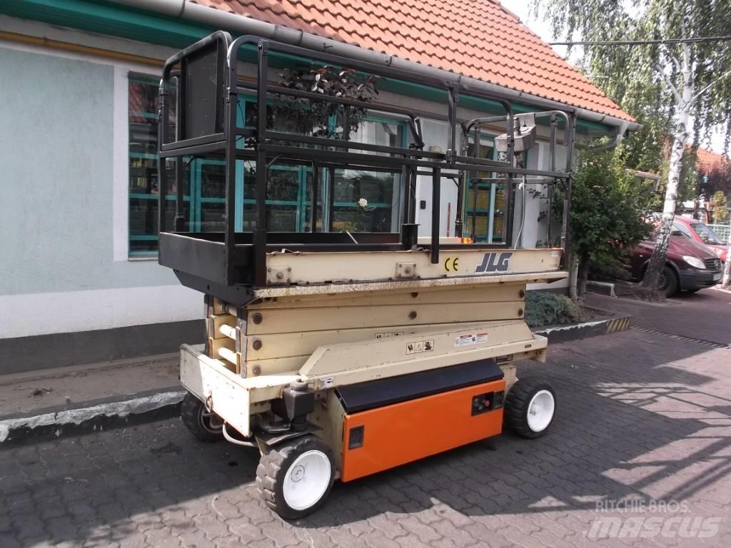 JLG 2646E      V-2288 Vertical mast lifts