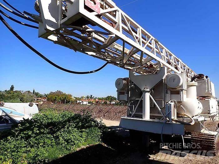 DrilTech D40 Surface drill rigs