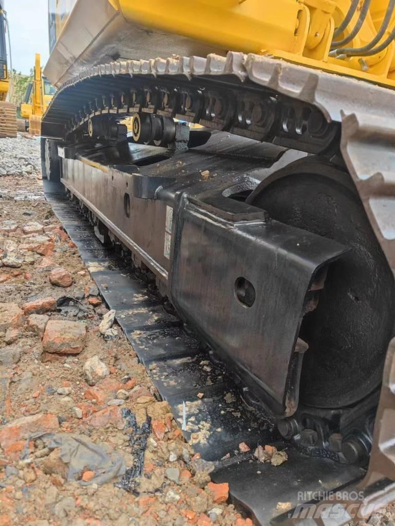 Komatsu PC 200-8 Crawler excavators